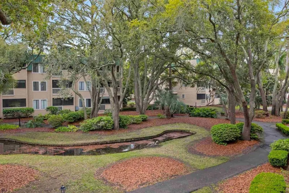 Eagle's Nest - Fully Renovated 1br/1ba 3rd Floor 1 Bedroom Condo