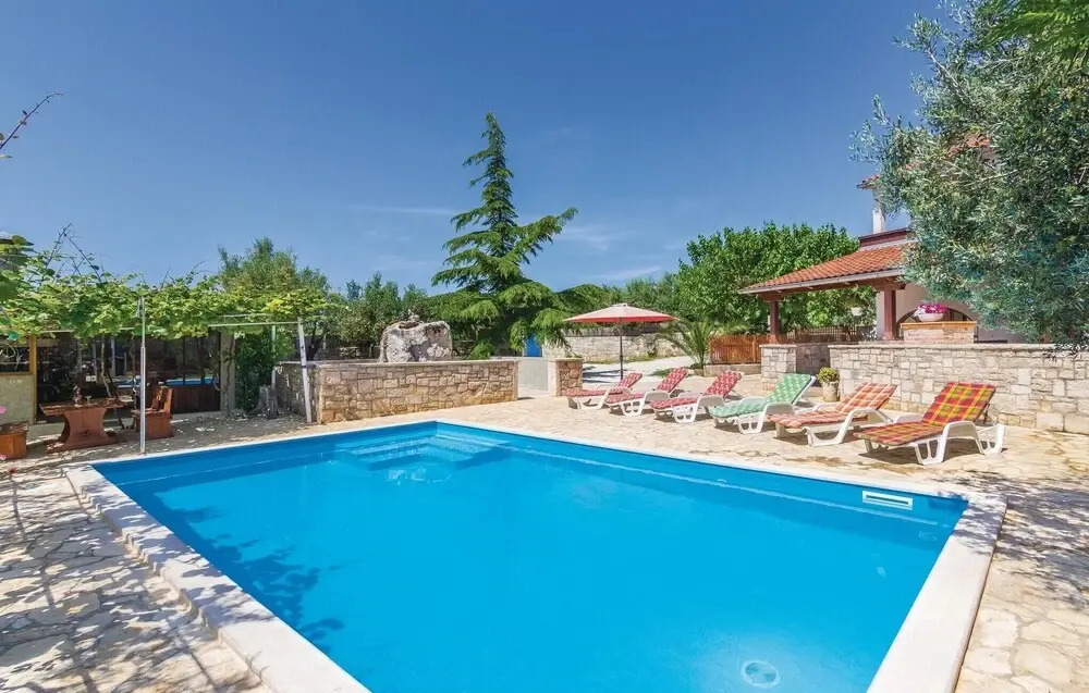 Stunning Home in Vodnjan With Wifi and 3 Bedrooms