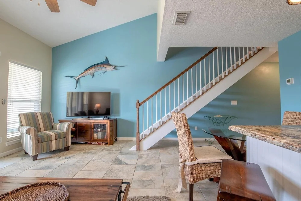 9 G, Two Bedroom Condo