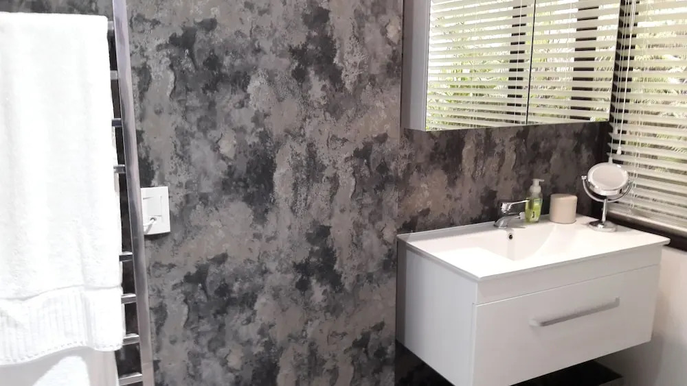 Waters Edge Holiday Home