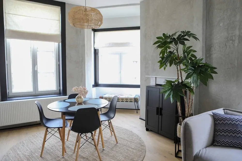 Kamiel -belle Epoque Apartment With Modern Comfort