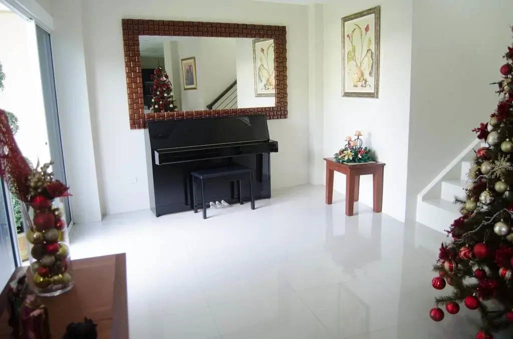 Alan Sr. Residences