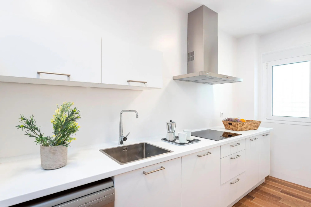 Nice 3 BD apartment with terrace in Cadiz center. San Antonio II