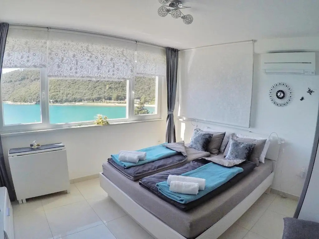 Studio apartment More