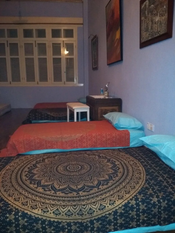 At Penny's Place - Hostel, Caters to Women