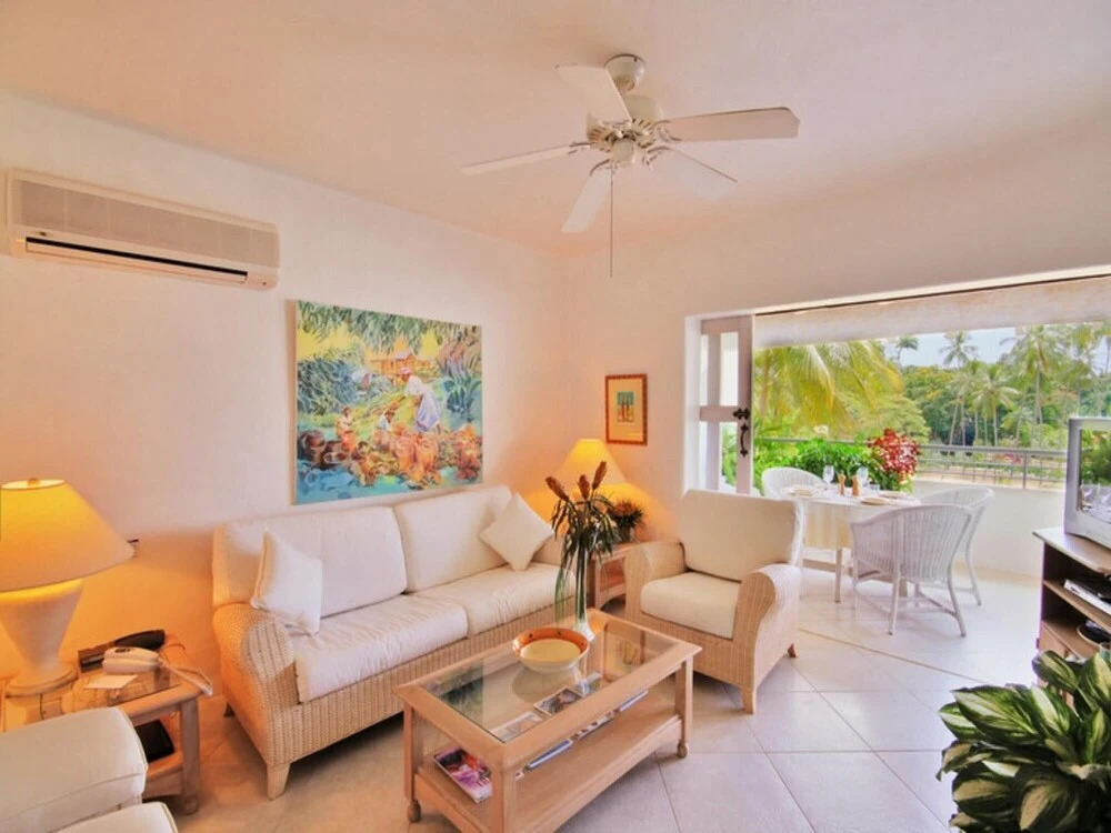 Sunny Vacation Villa 15