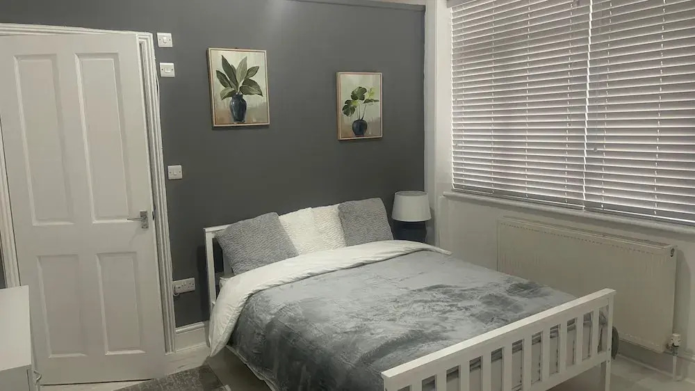 Bed & Breakfast - 2 Double Rooms With Ensuites
