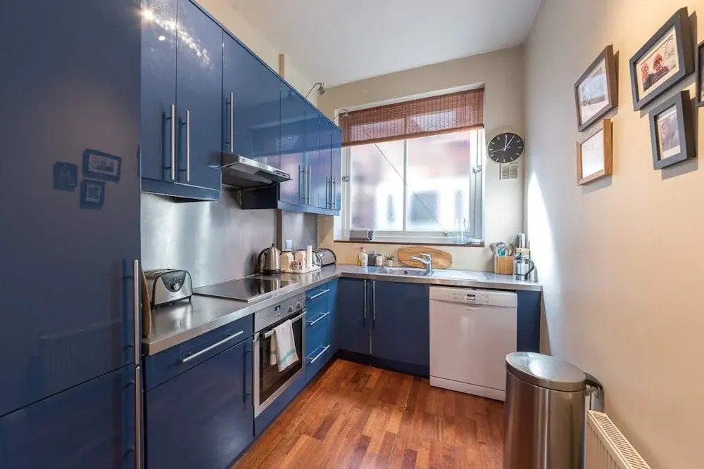 Homely 2 Bedroom Victorian Apartment in Hampstead