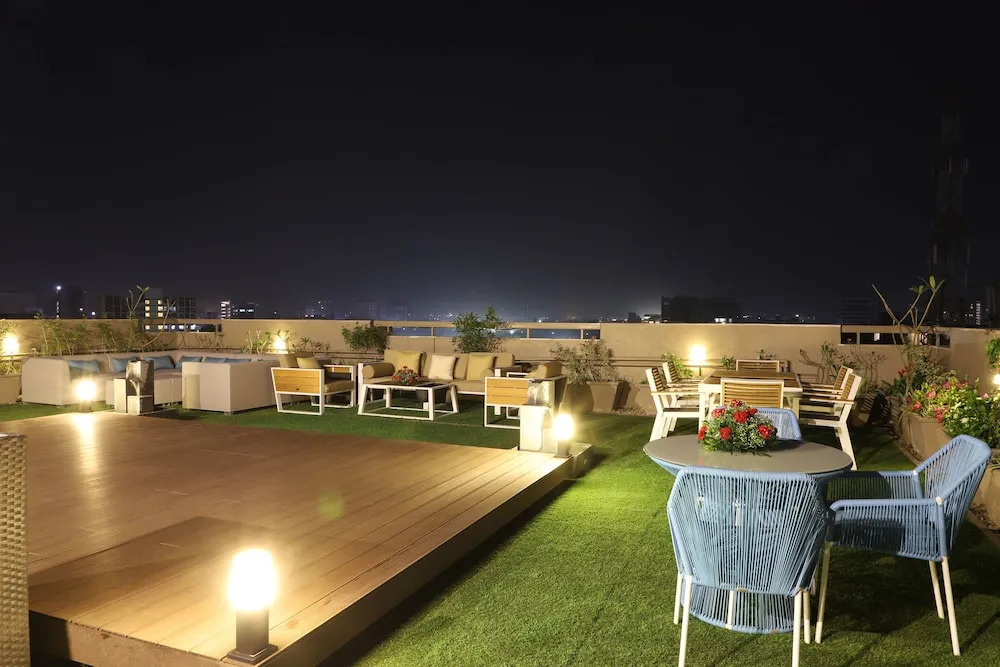 Ebony Residency