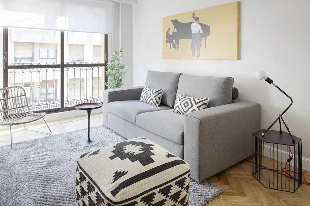 Zurriola Jazz Apartment by FeelFree Rentals