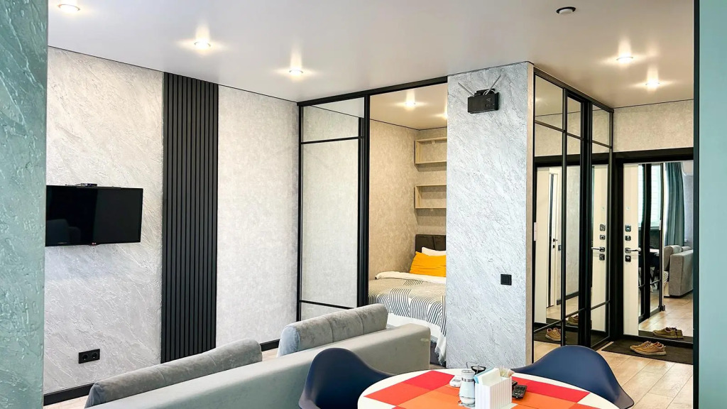 Квартира с дизайнерским ремонтом на улице Авроры 148А