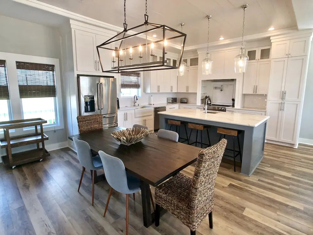 EZ Come EZ Geaux Home 4 Bedrooms 3.5 Bathrooms Home