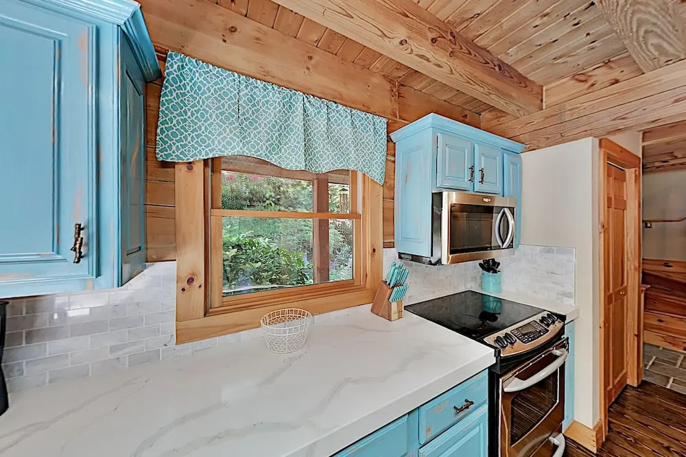 203hawtd 5 Bedroom Home