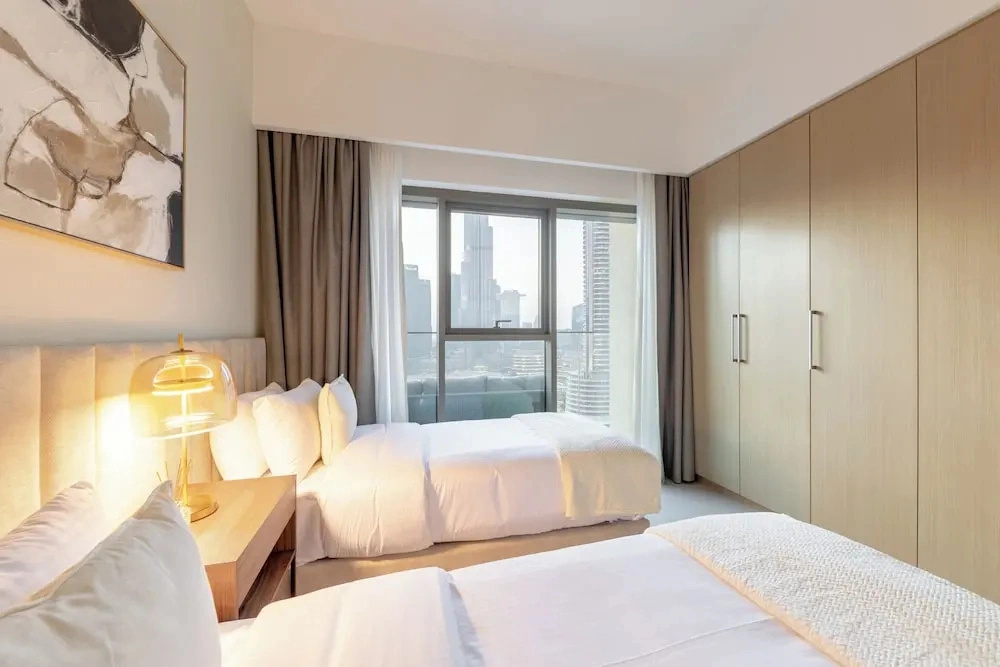 Spacious 2BR with Burj Khalifa View
