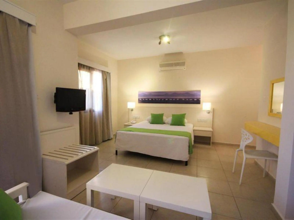 Sea CleoNapa Hotel