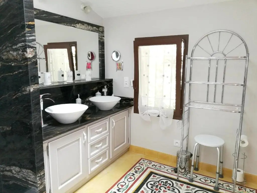 Maison Le Thor avec piscine part