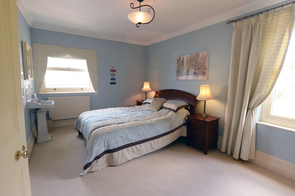 The Priory - Country Manor House, Log Burner, Sea Views, Pet Friendly