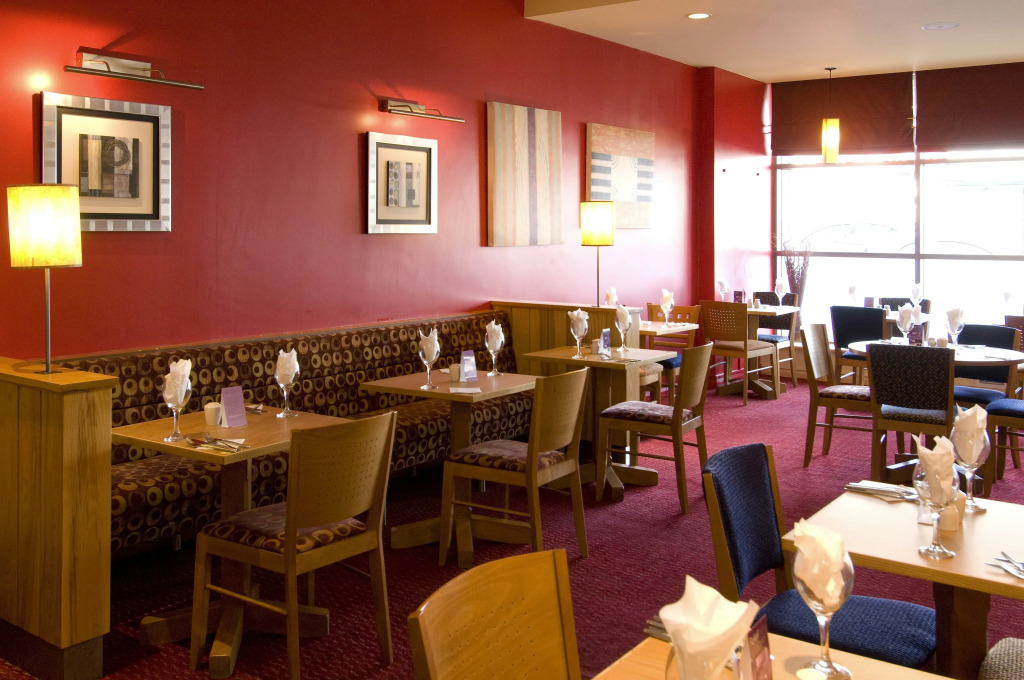 Premier Inn West Bromwich Town Centre - New Square
