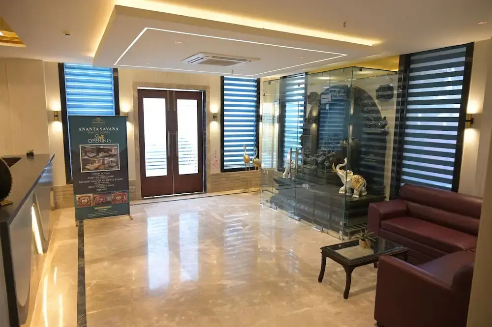 Hotel Ananta Sayana