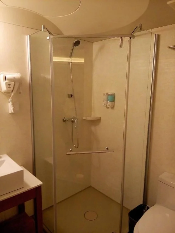 Quanzhou Ku6 Fashion Hotel (Dayang Department store)