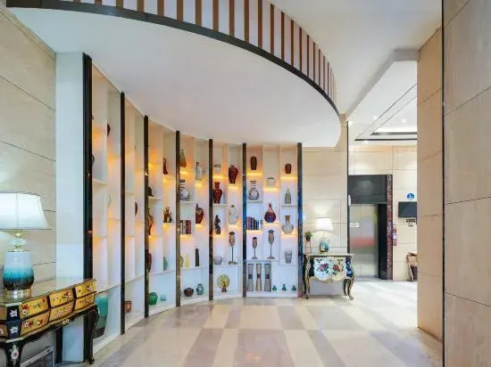 Huaying Wanrun Hotel