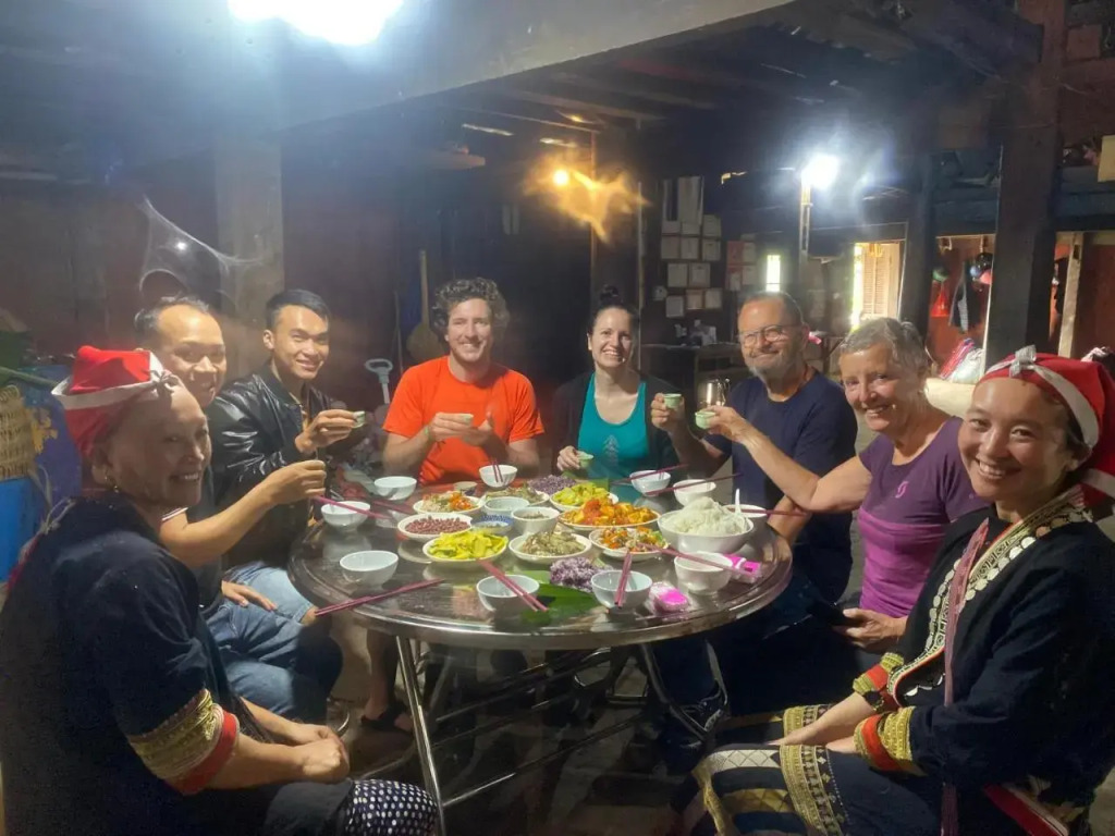 Ta Phin Homestay