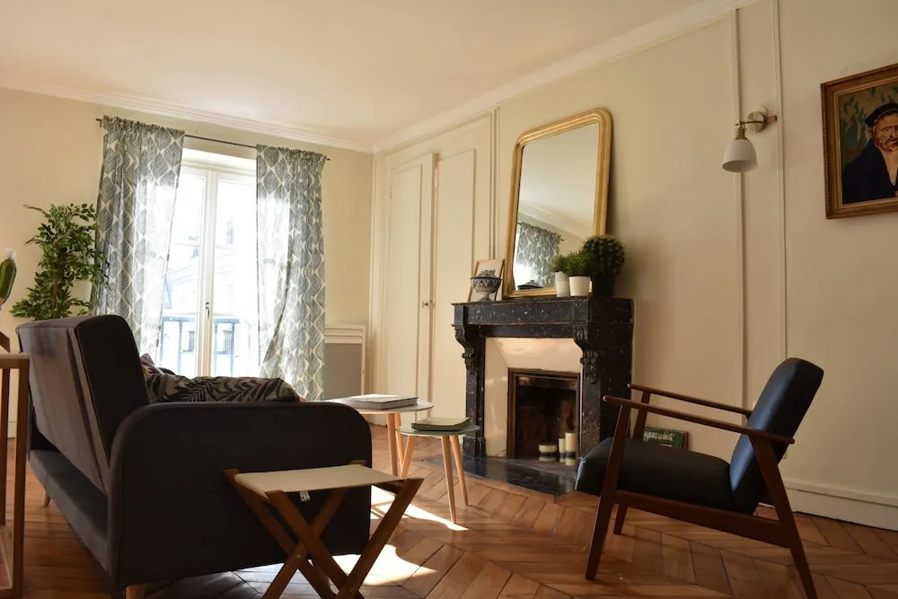 Spacious 2 Bedroom Apartment in Paris 2nd
