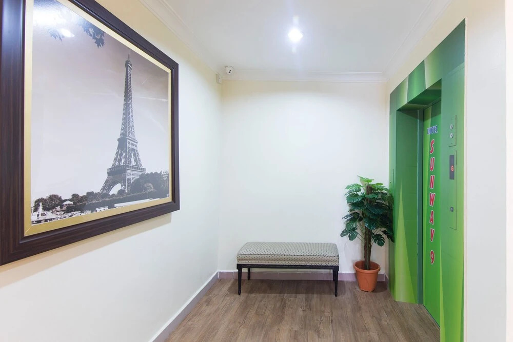 OYO 308 Hotel Sunjoy 9
