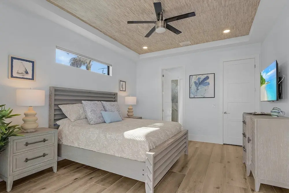 749 Paradise Pointe New Luxury Build 7 Bedroom Home