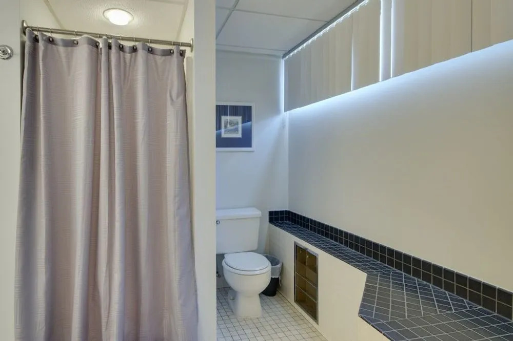 Rainbow 1109 - 2 Br Condo