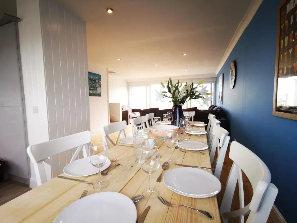 87 Marineside Beach Side Property With Stunning sea Views