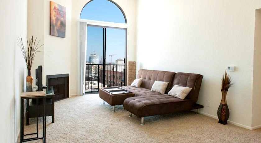 Hollywood Bowl Residence