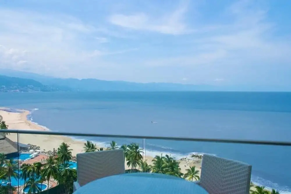 Departamentos Oceanfront Icon Vallarta