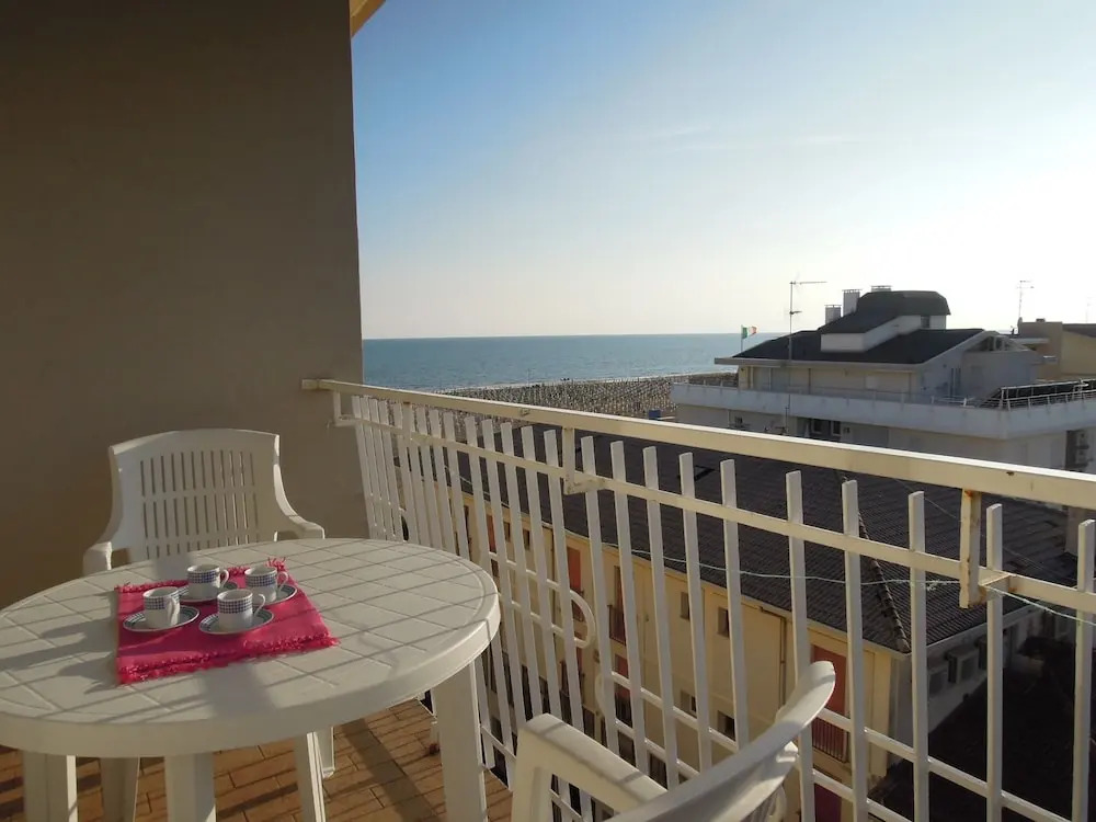 Lovely Flat With Nice Terrace in Bibione-beahost