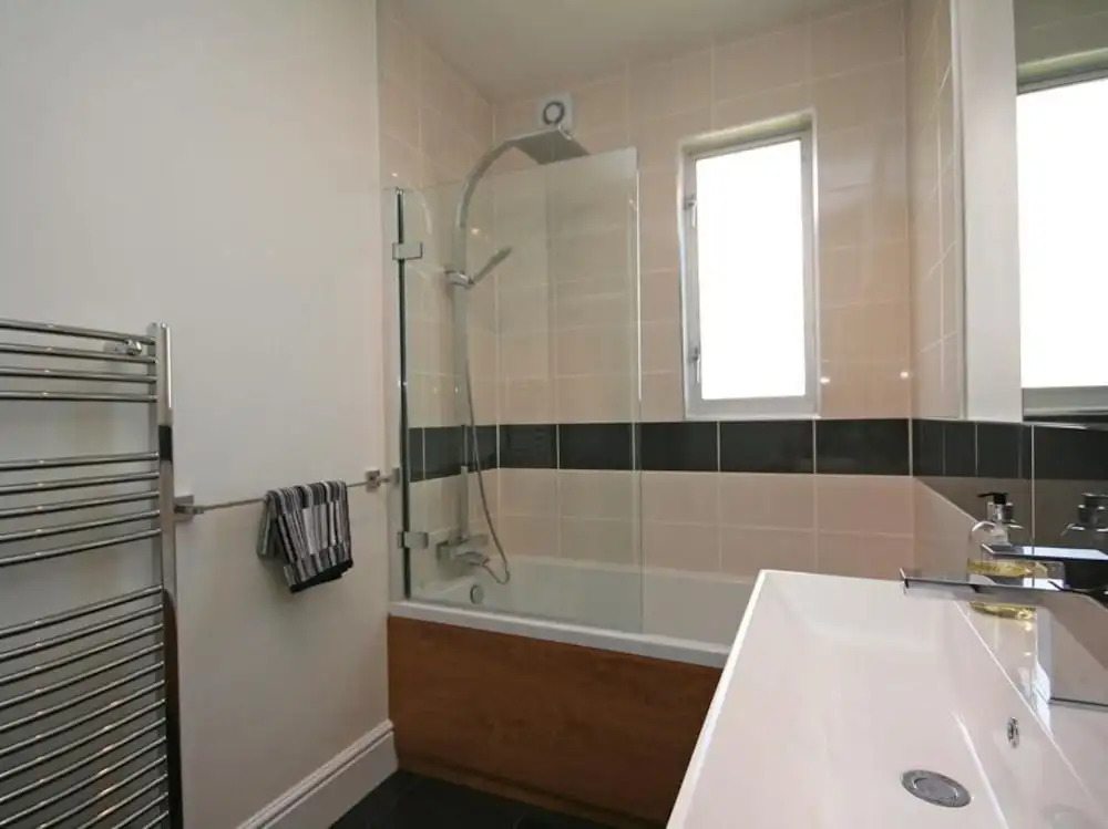 6 Glenthorne House