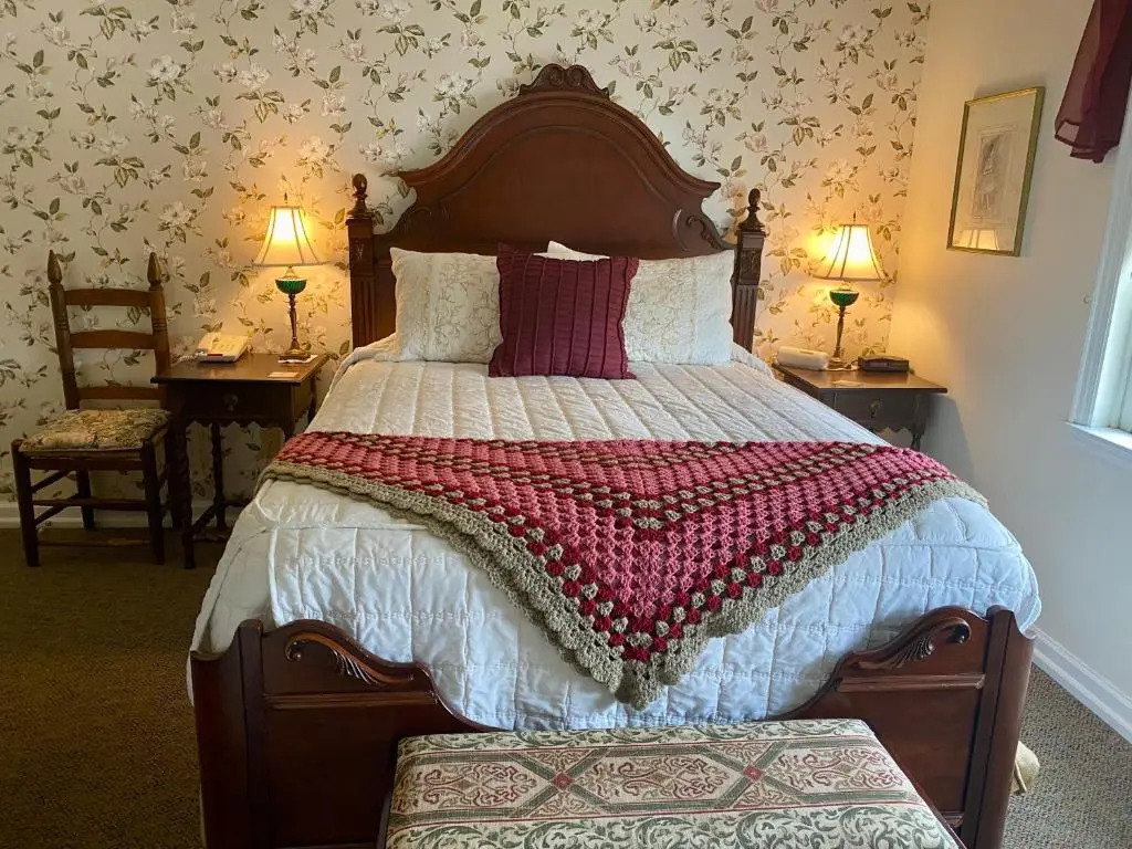 The Cypress Inn