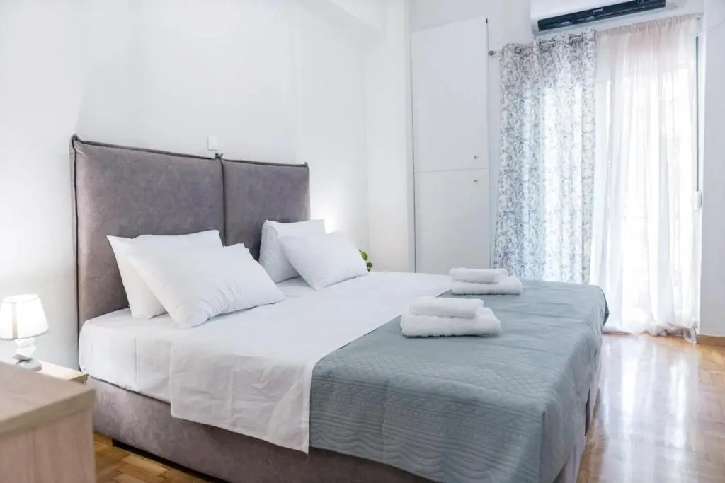 Mar25 by Smart Cozy Suites - In the heart of Athens - 9 minutes from metro - Available 24hr