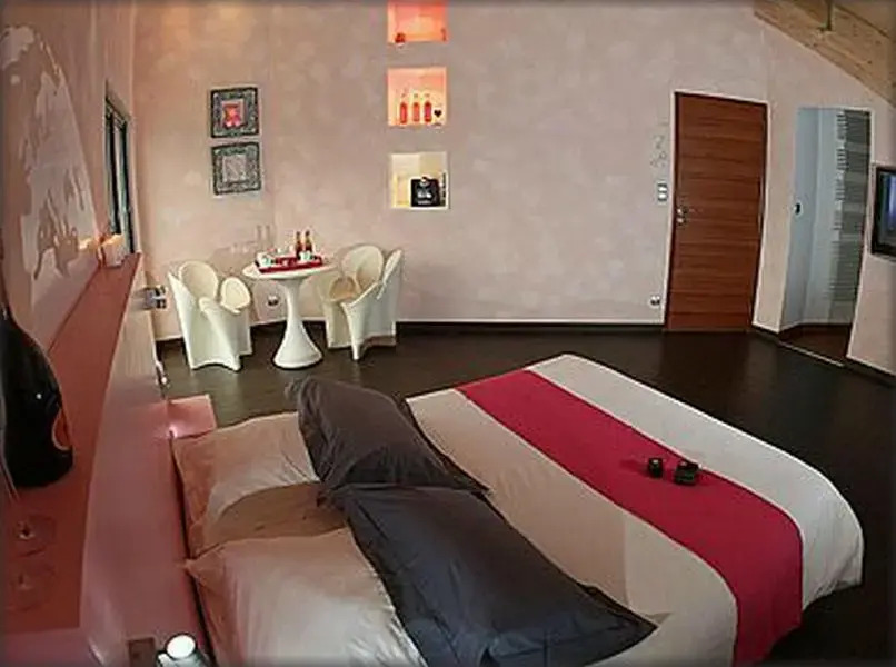 Maison At Home - Luxe Design