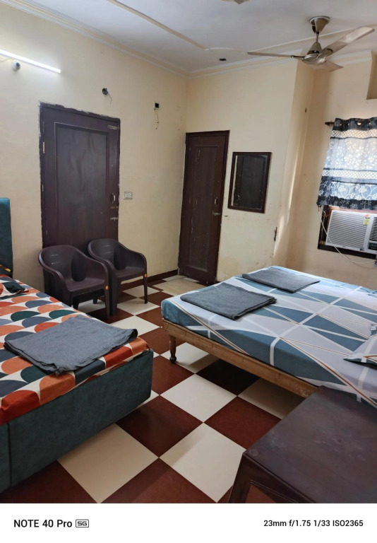 MJ Chawla Homestay double bed attached bathroom room