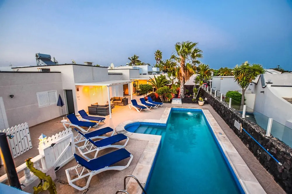 Casa Flamingo - LH106 By Villas Now Ltd