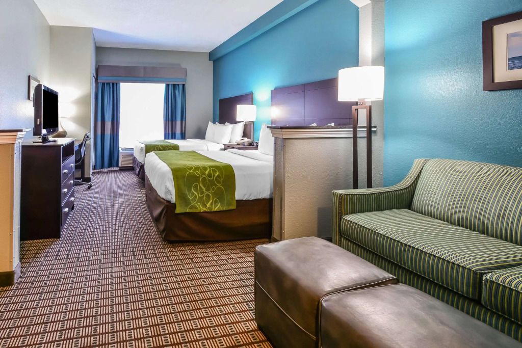 Comfort Suites Tampa - Brandon