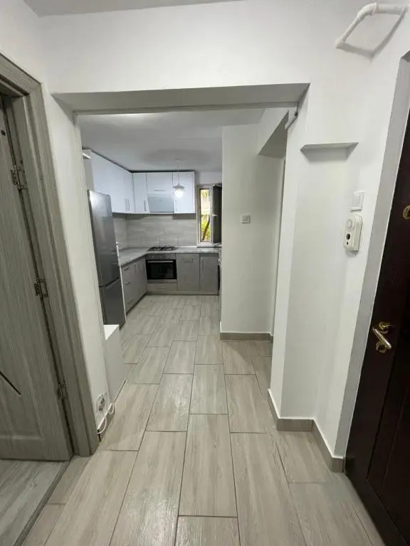 apartament cu 3 camere in zona linistita
