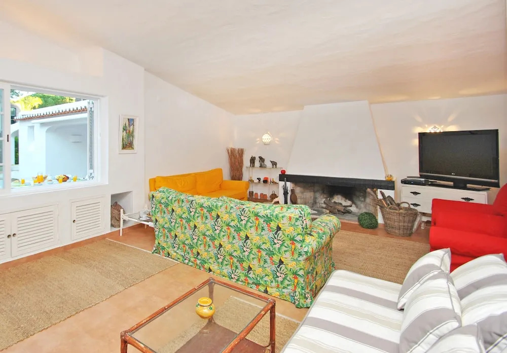 Villa AlGharif - com Piscina Aquecível, Jardim e BBQ em Albufeira