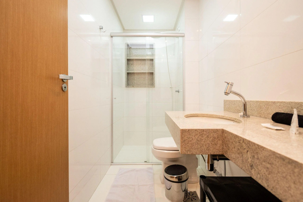 3 Quartos Ao Lado Do Shopping Flamboyant  Frp902