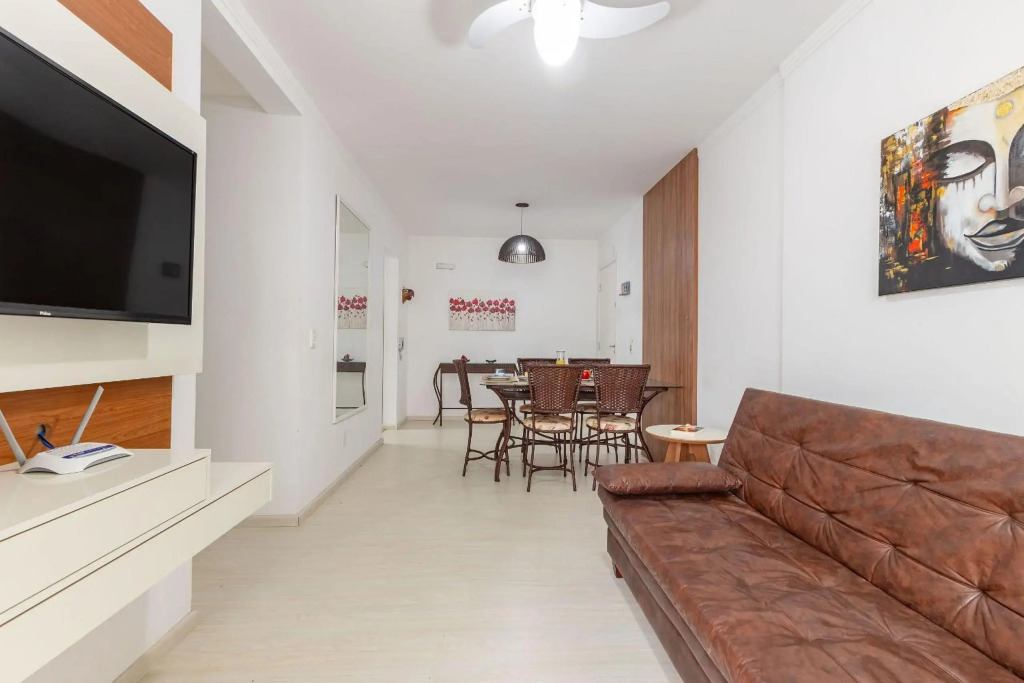 Apartamento para Famílias, Pertinho da Avenida e da Praia de Bombas - 2 dorms 6 pessoas