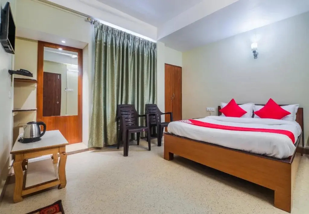 Oyo 18670 Sanctum Guest House