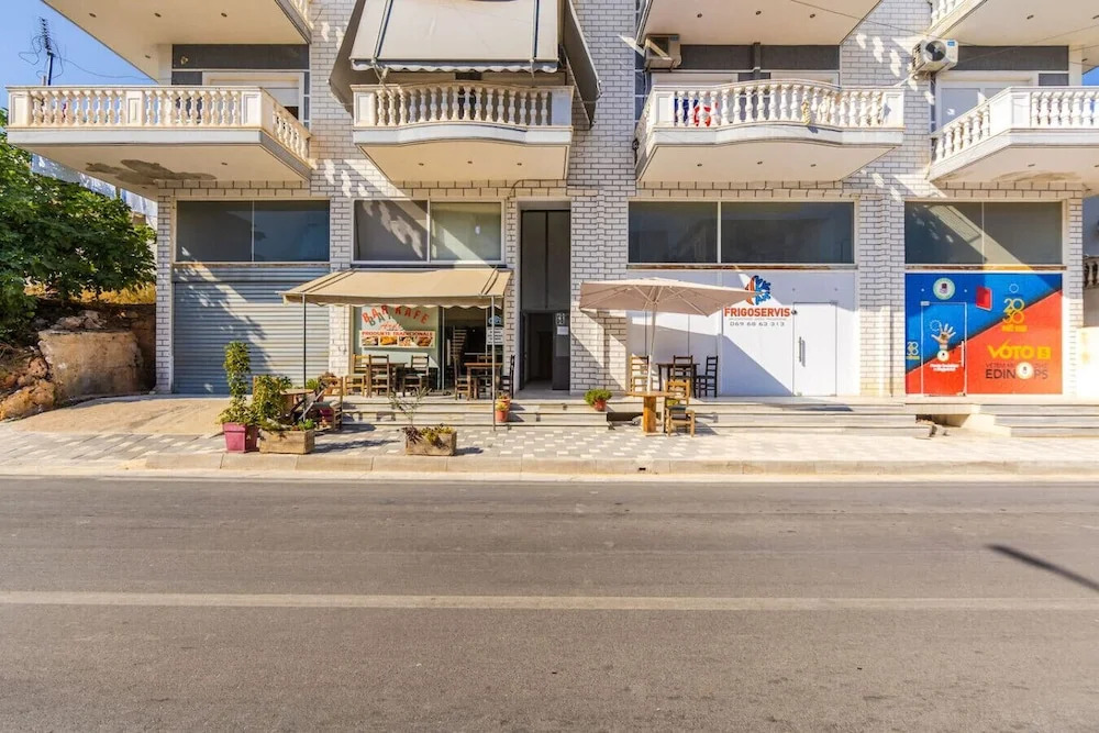 Urban Sea Escape 1BR With Beach Access