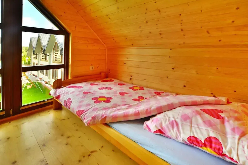 Comfortable wooden holiday homes near the beach