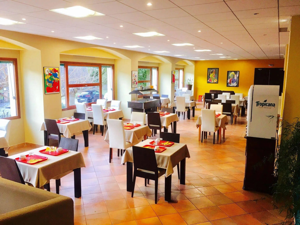 AppartHotel-Restaurant Castel Emeraude