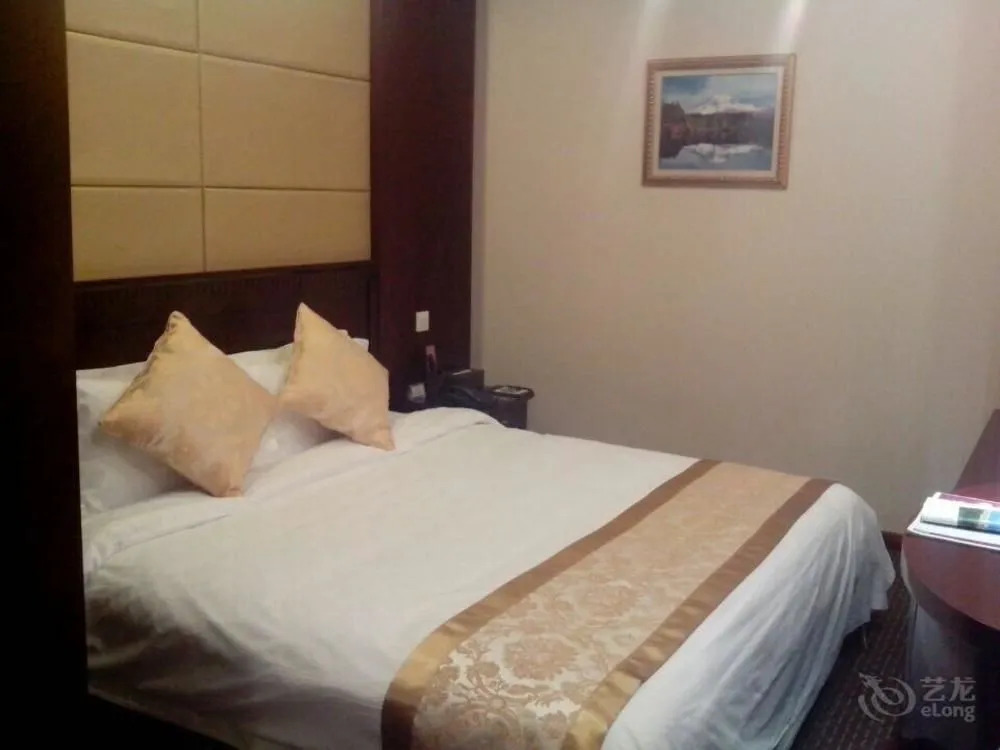 Yanji Changbaisong Hotel